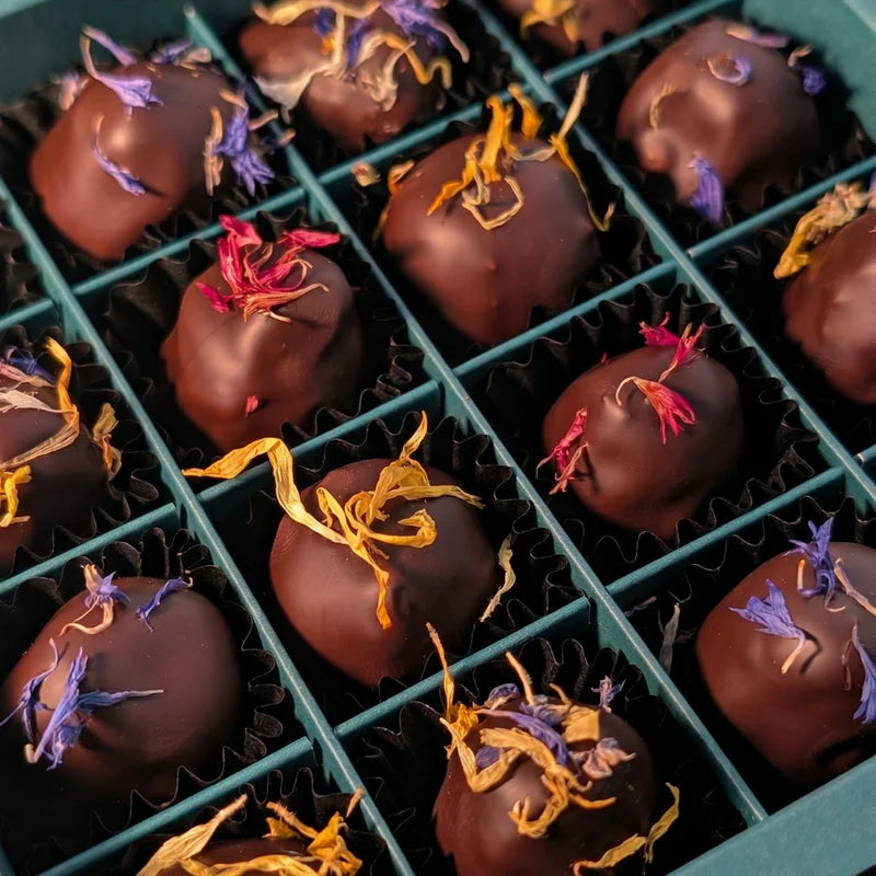 Dattelpralinen: Flower Box (Bio) - Dattellia | Beste Datteln Qualität